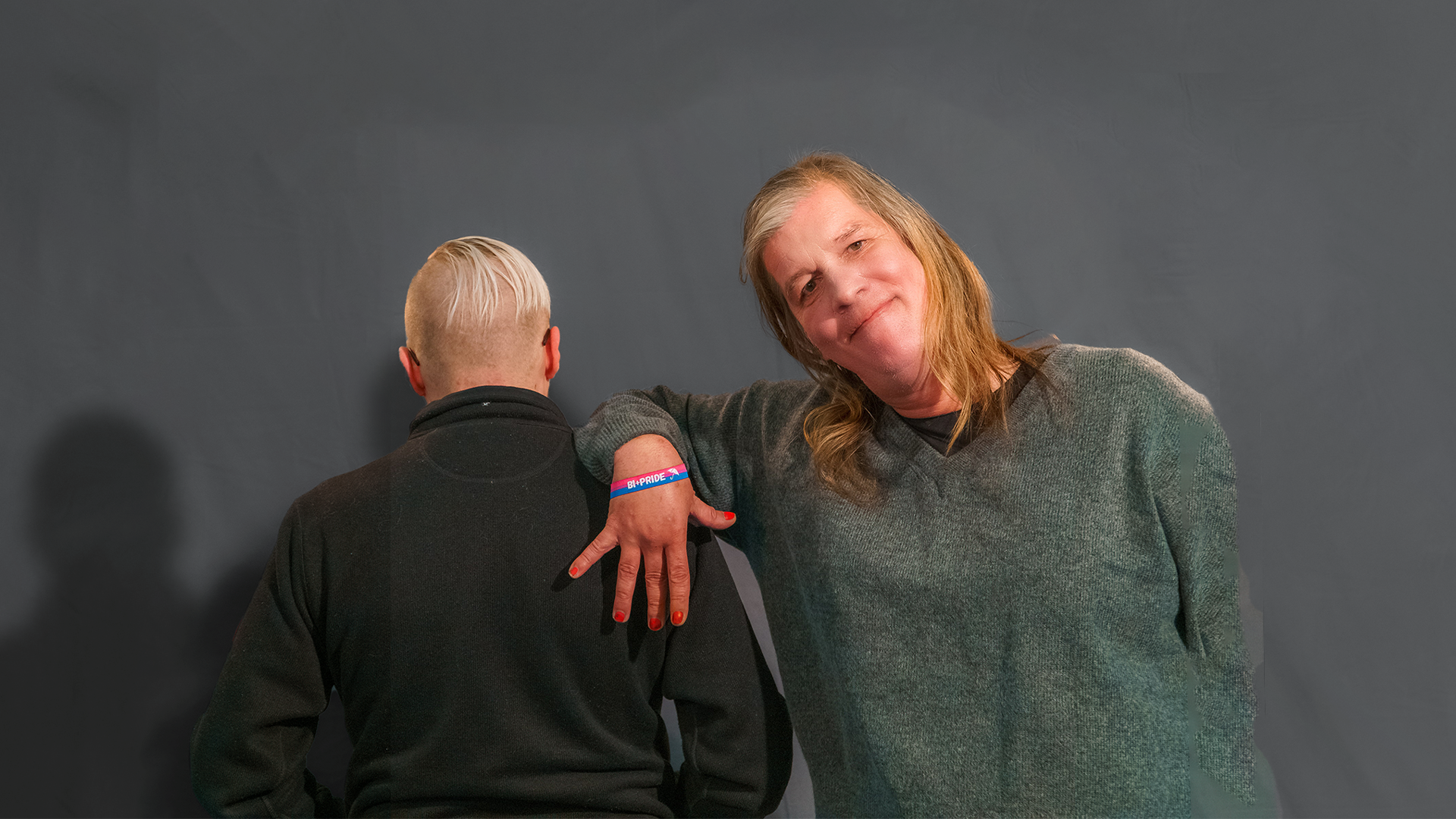 Maja Tegeler MdBB: Eine starke Stimme für queere Inklusion und unser neues Gesicht bei pridemerch.mom!