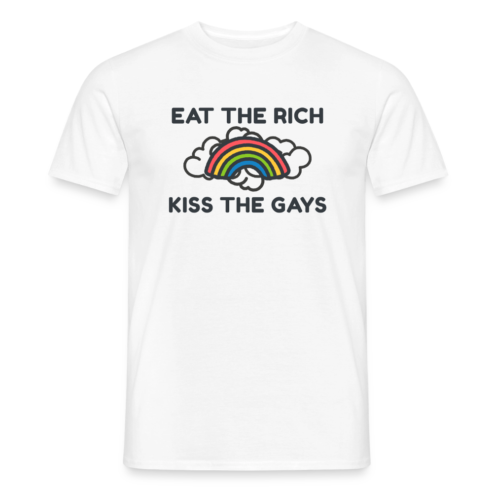 Die freigestellte Ansicht des weißen Pride-Shirts rückt die starken dunklen Konturen des Motivs in den Fokus. Zwischen dem plakativen Aufruf oben und unten sorgt die leuchtende Regenbogen-Illustration für einen fröhlichen Farbtupfer im queeren Aktivismus