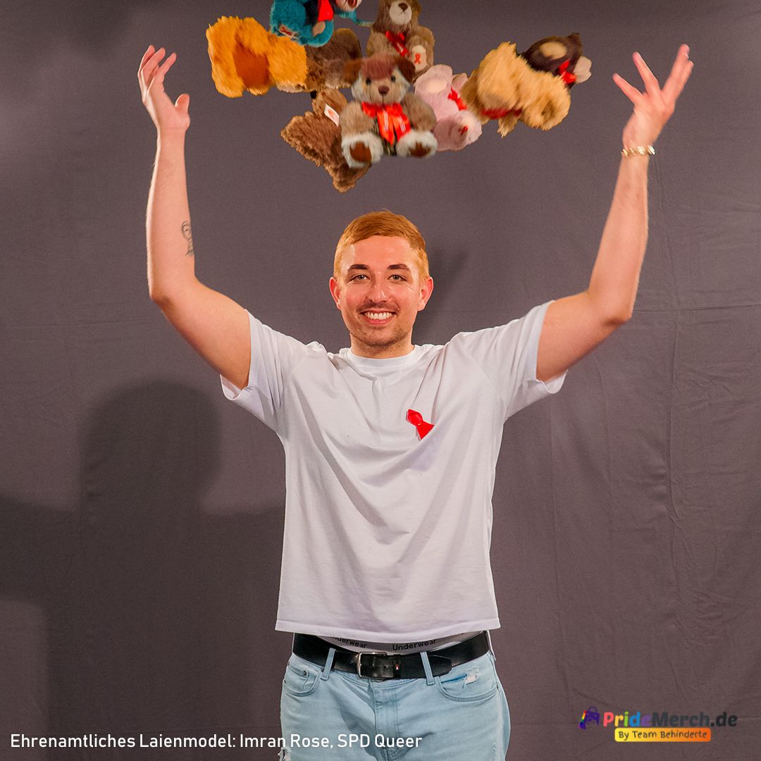 AIDS Teddy Bär - pridemerch.mom - Team Behinderte im Queer Cities e.V.